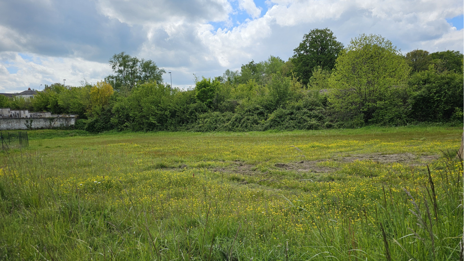 Terrain constructible de 758m2 à Chambourg-sur-Indre