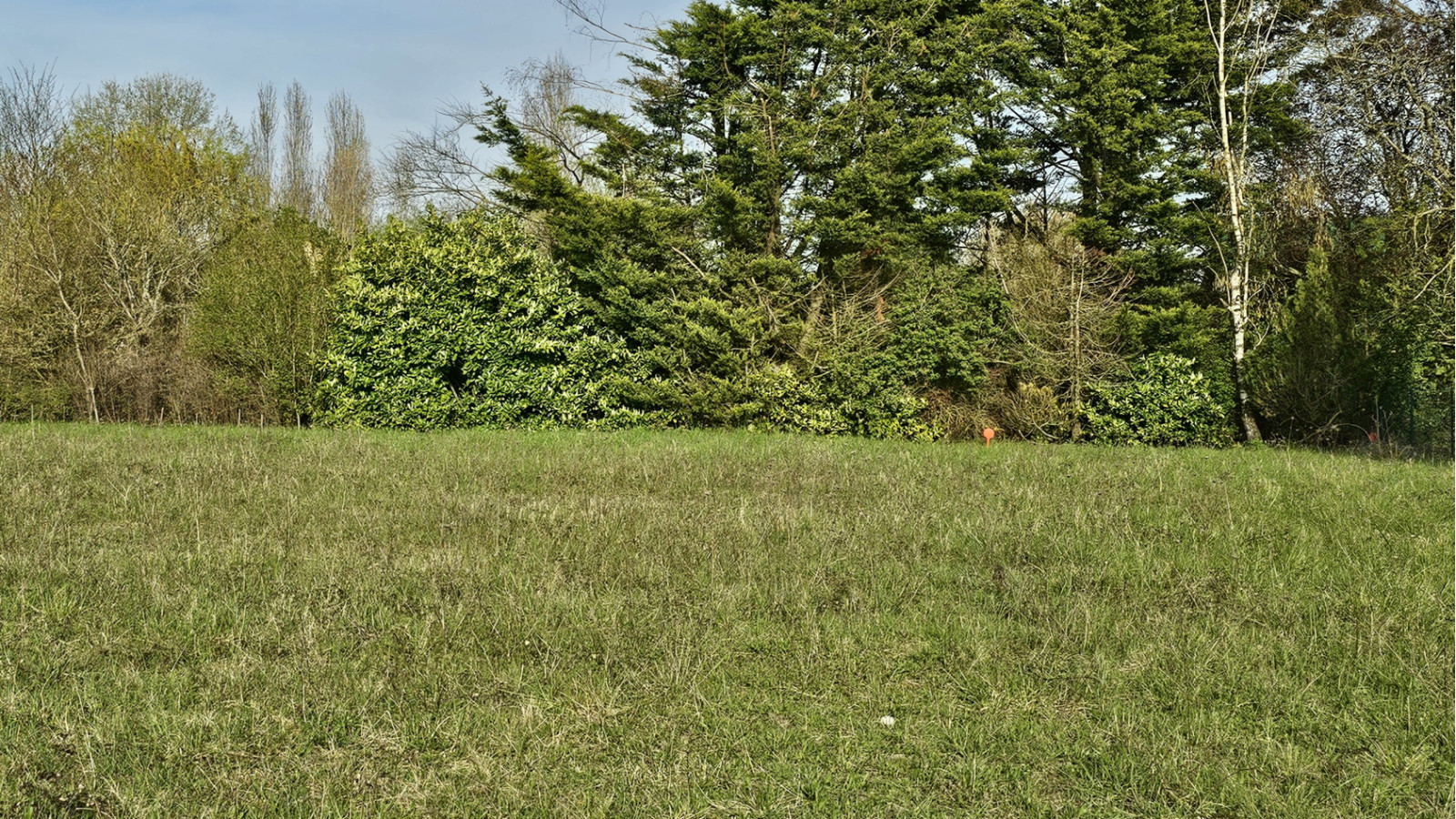 Terrain constructible de 681m2 à Chambourg-sur-Indre