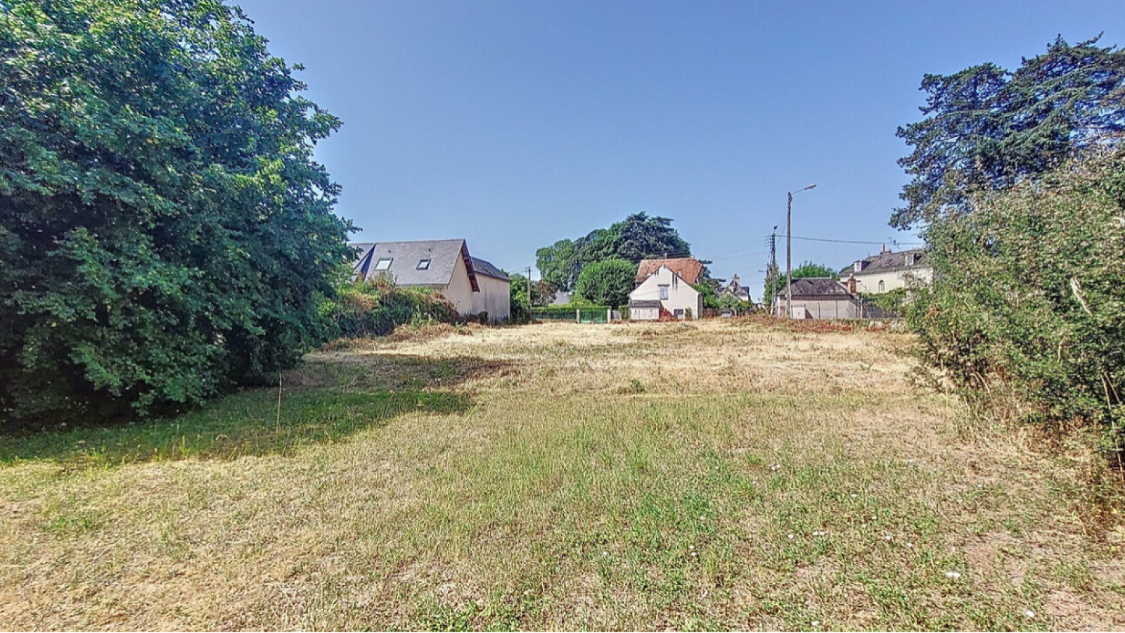 Terrain constructible de 840m2 à Pernay