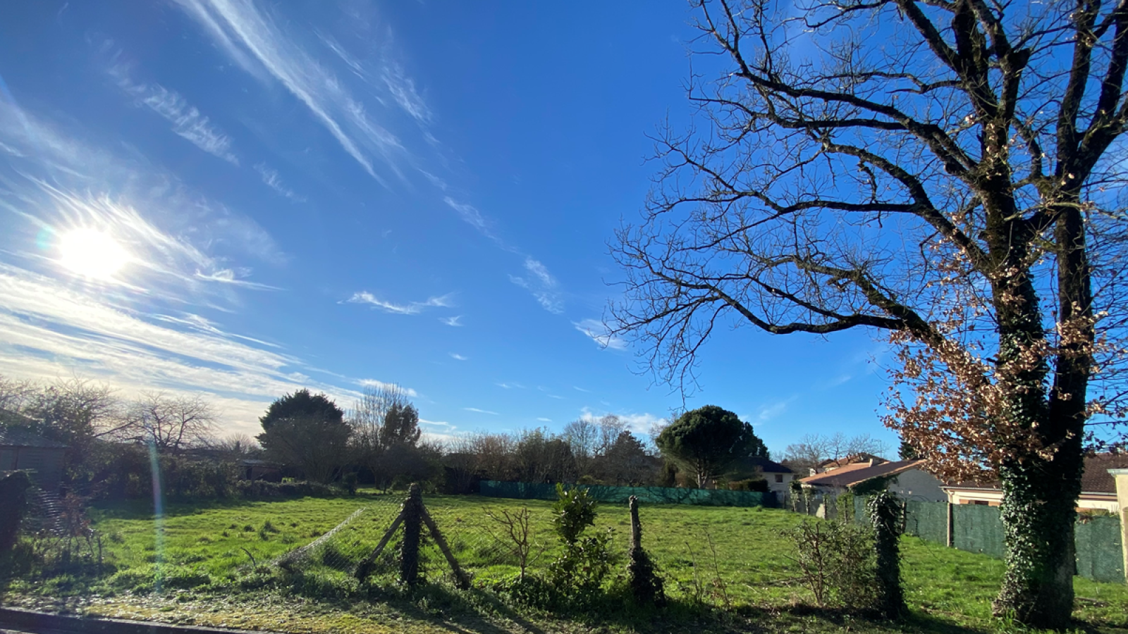 Terrain constructible de 825m2 à Coulombiers