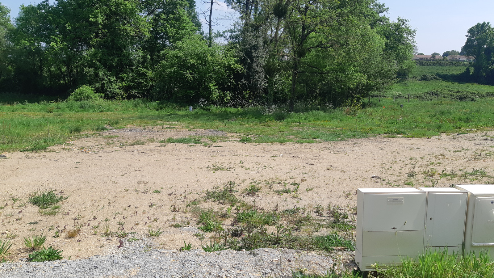 Terrain constructible de 300m2 à Chanteloup