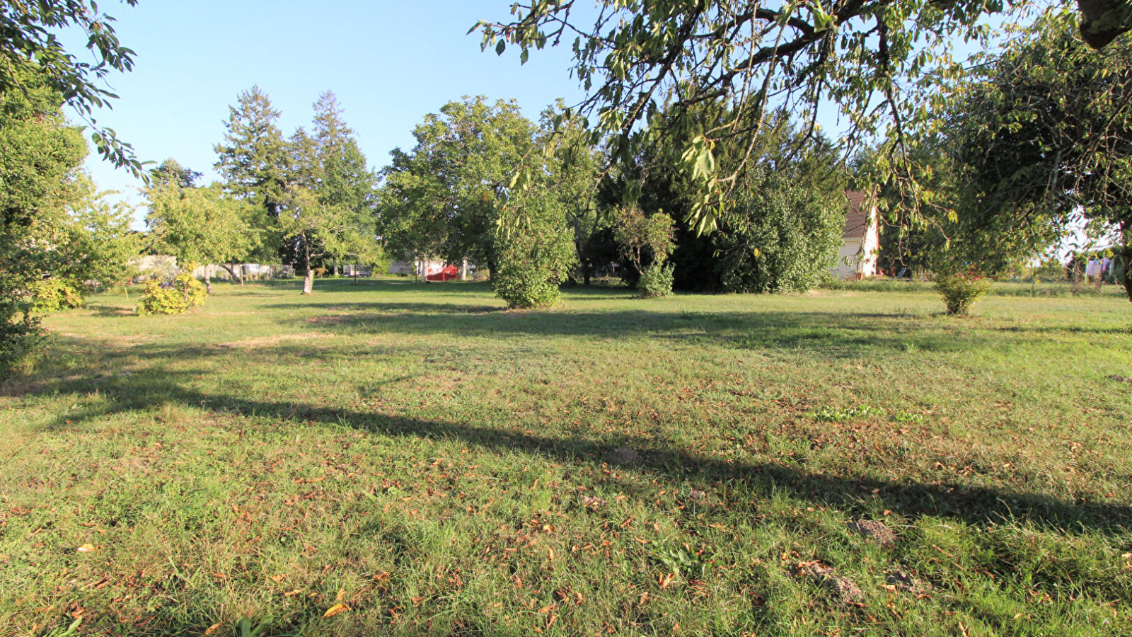 Terrain constructible de 673m2 à Vendôme