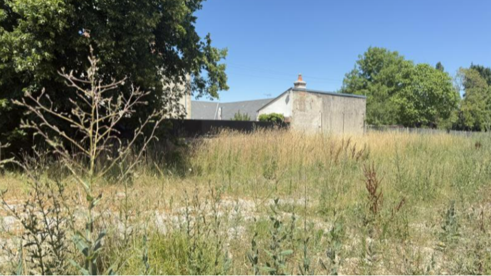 Terrain constructible de 740m2 à Mardié