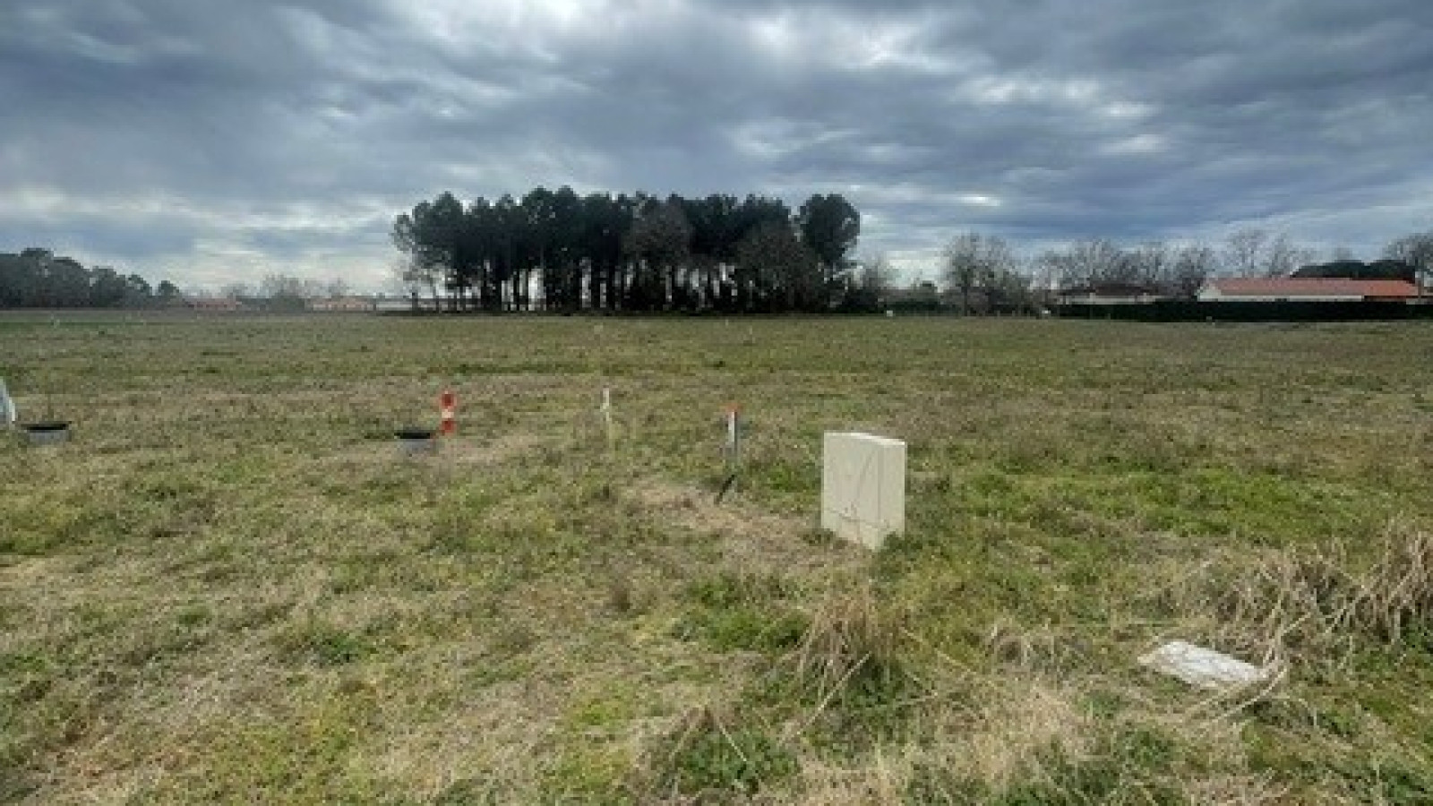 Terrain constructible de 642m2 à Pomarez