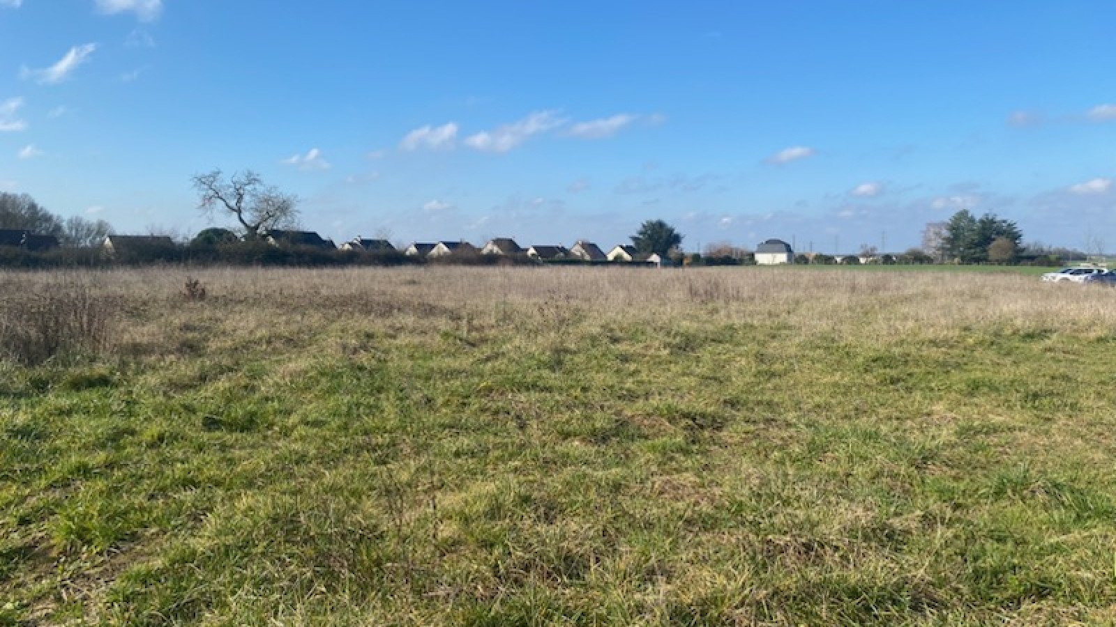 Terrain constructible de 360m2 à Beaumont-Louestault
