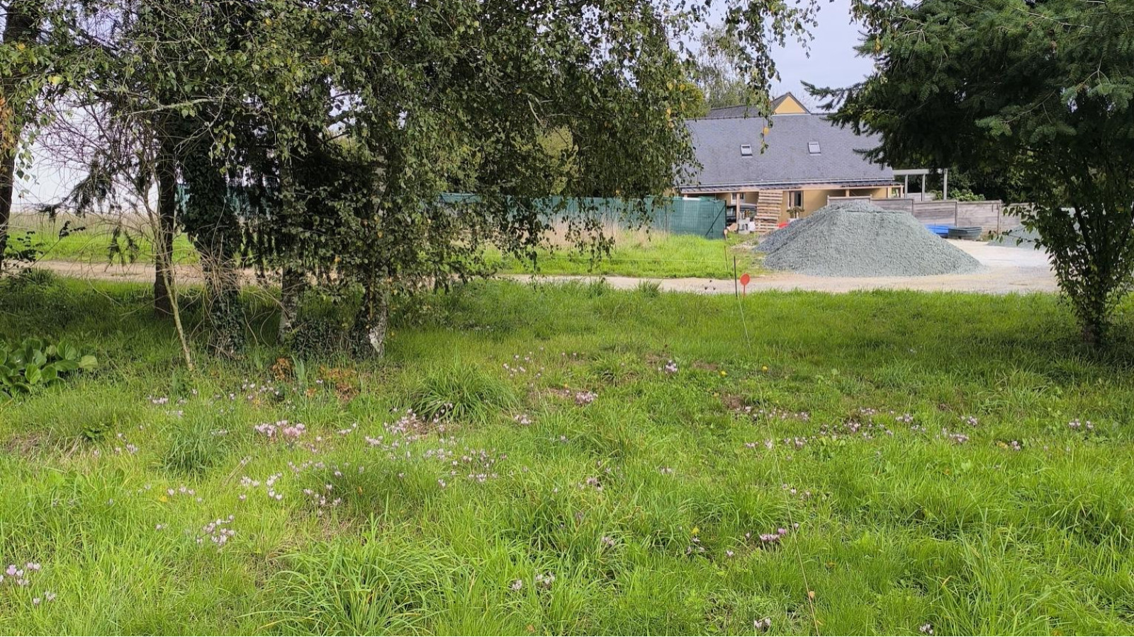 Terrain constructible de 430m2 à Besné
