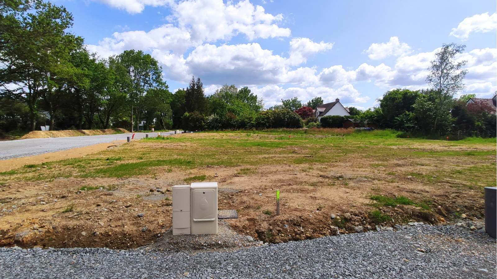 Terrain constructible de 401m2 à Petit-Mars