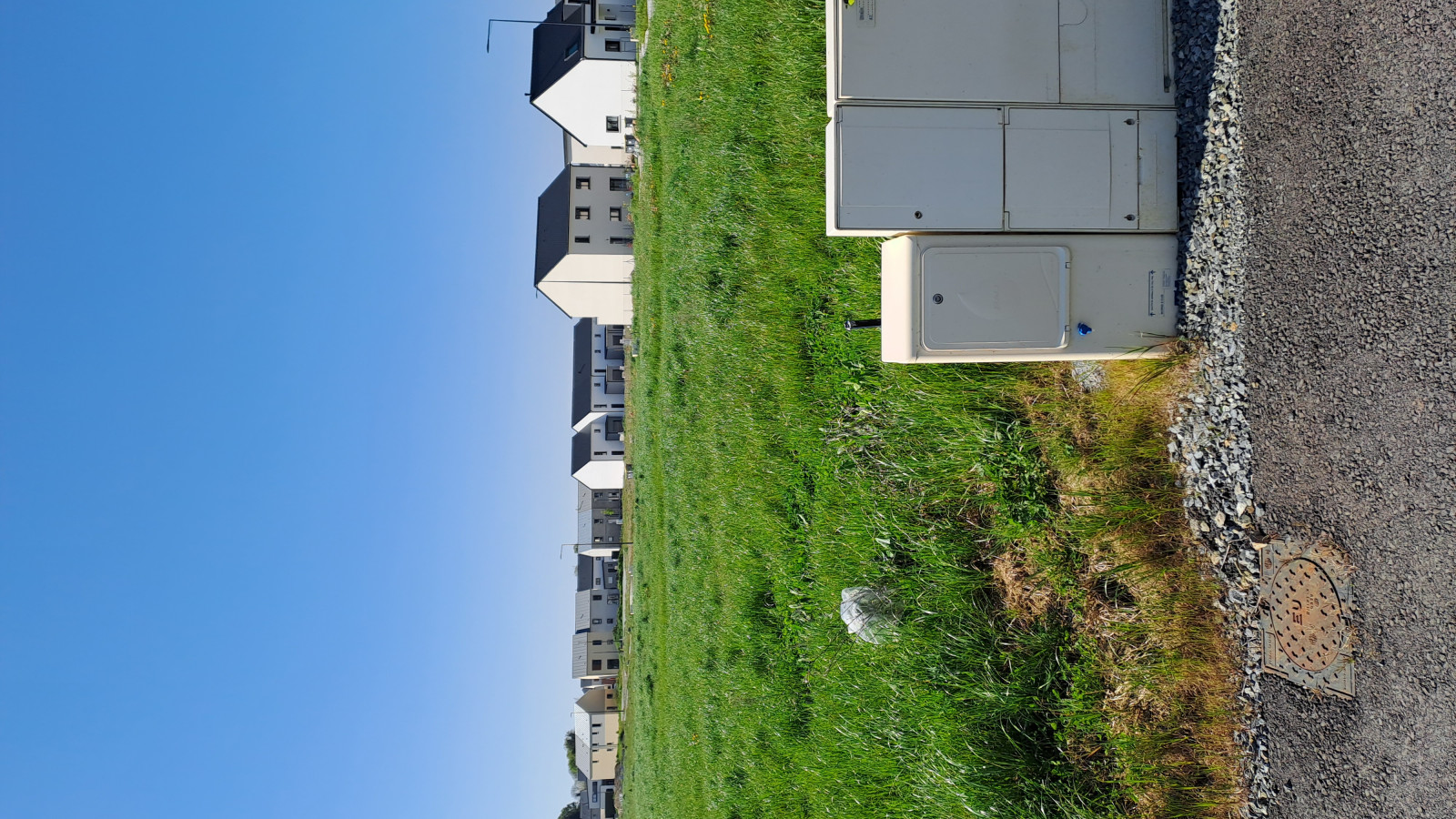 Terrain constructible de 325m2 à Crevin