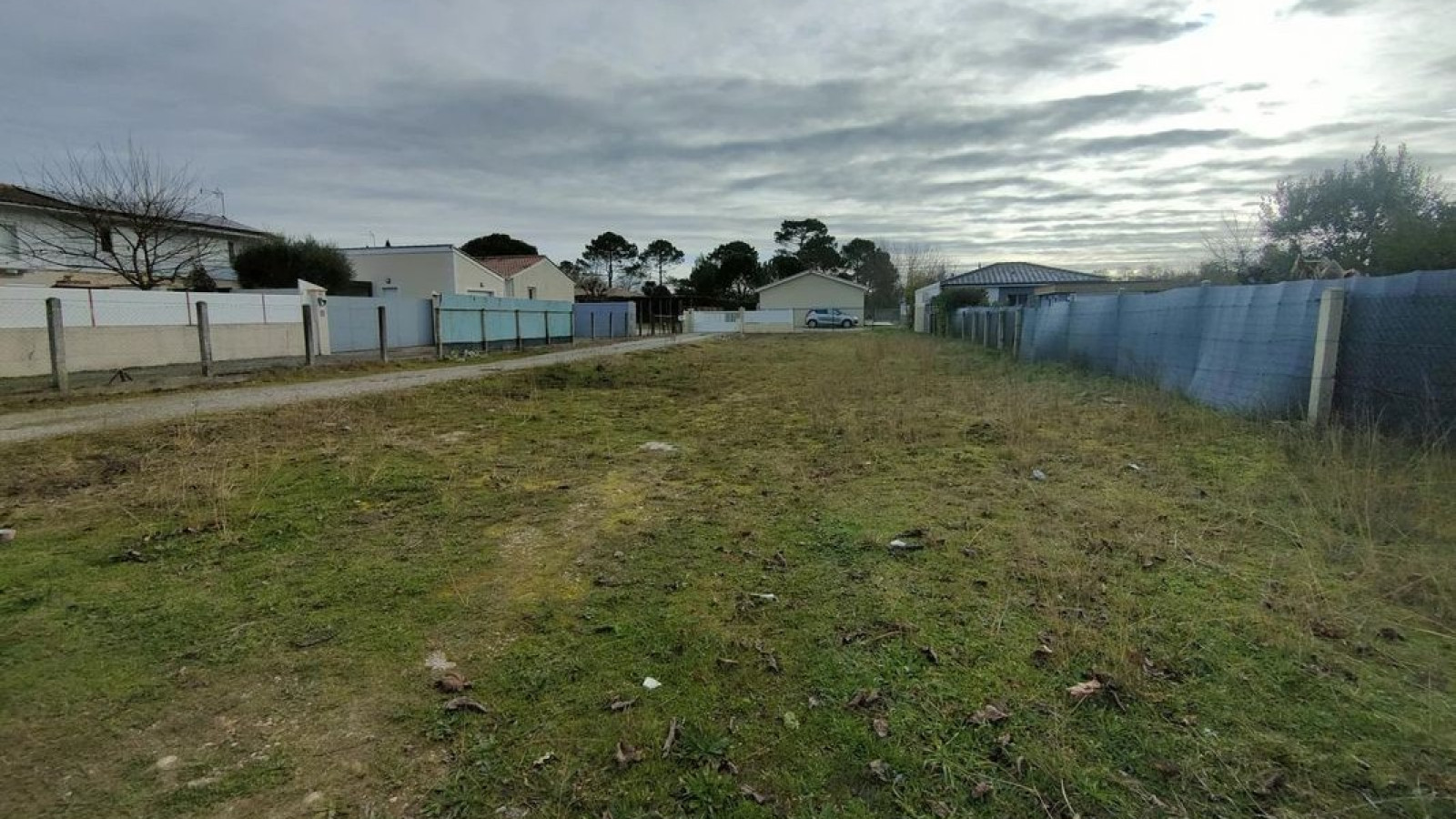 Terrain constructible de 537m2 à Portets