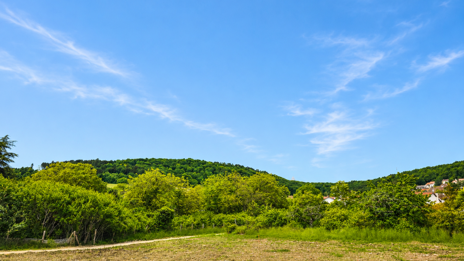 Terrain constructible de 400m2 à Corcelles-les-Monts
