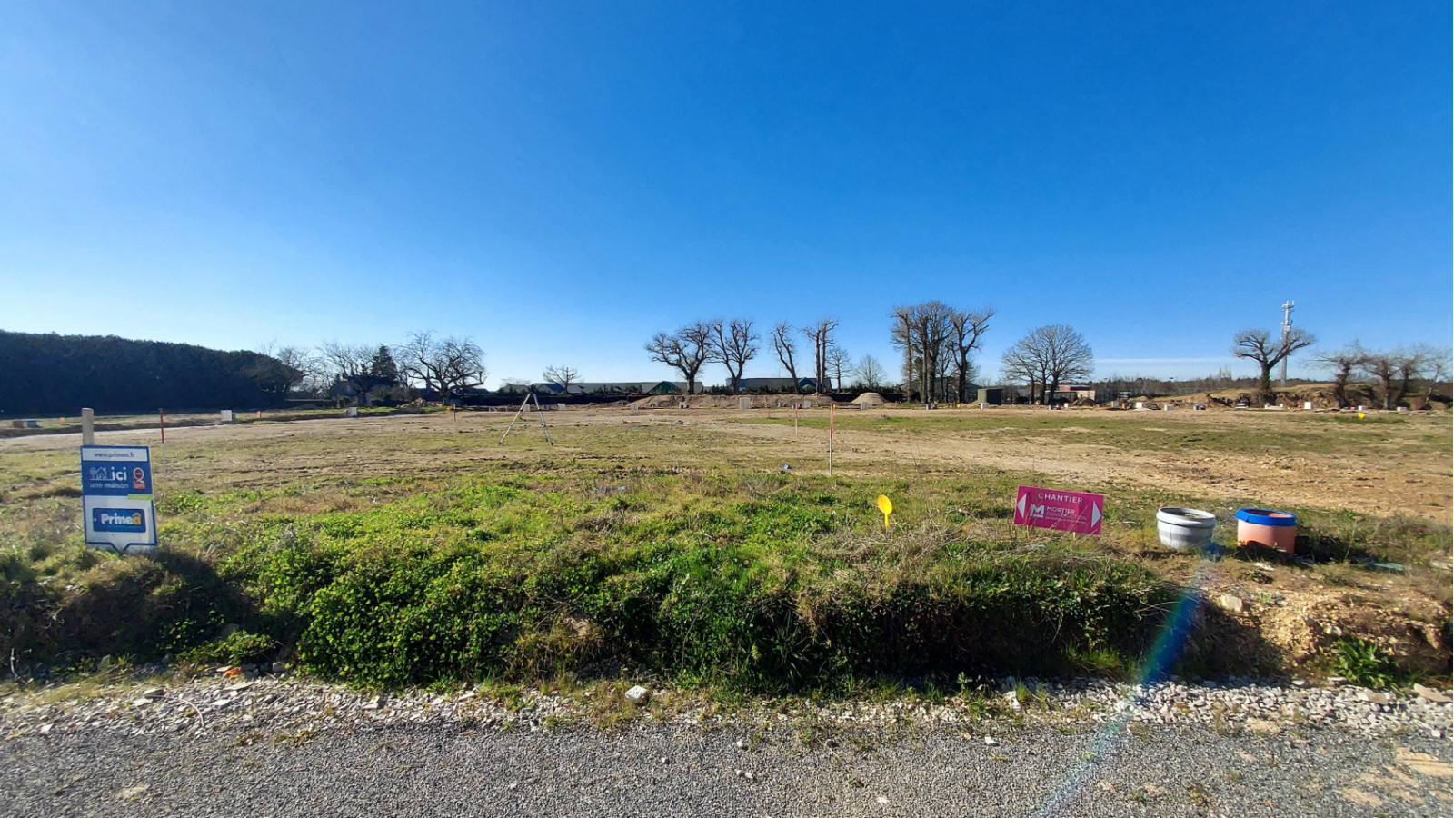 Terrain constructible de 337m2 à Andouillé-Neuville