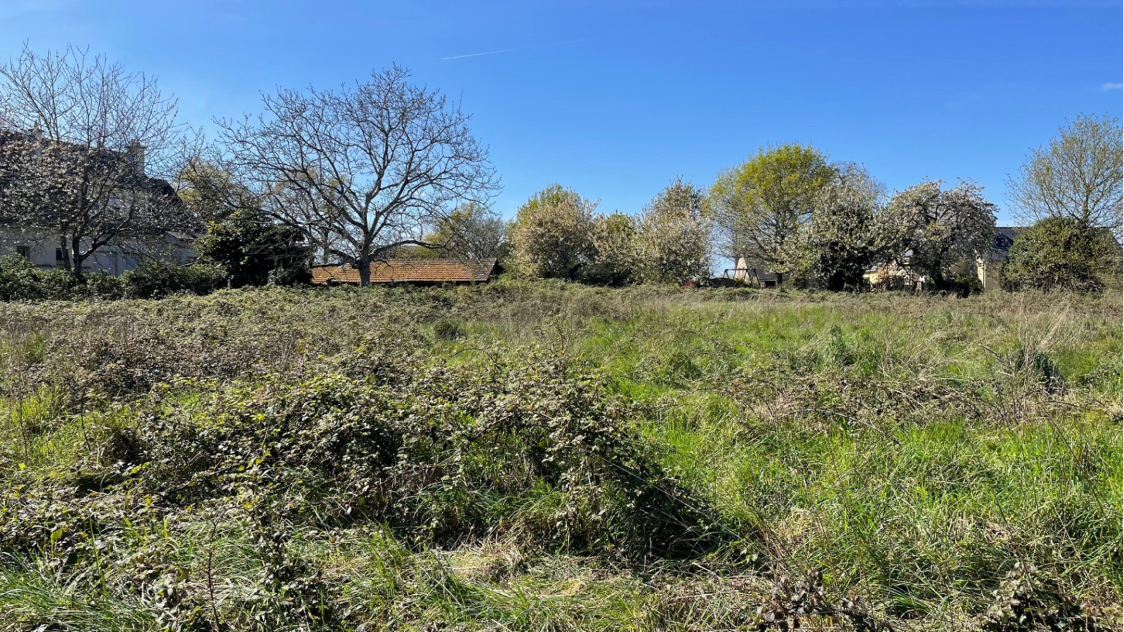 Terrain constructible de 315m2 à Merlevenez