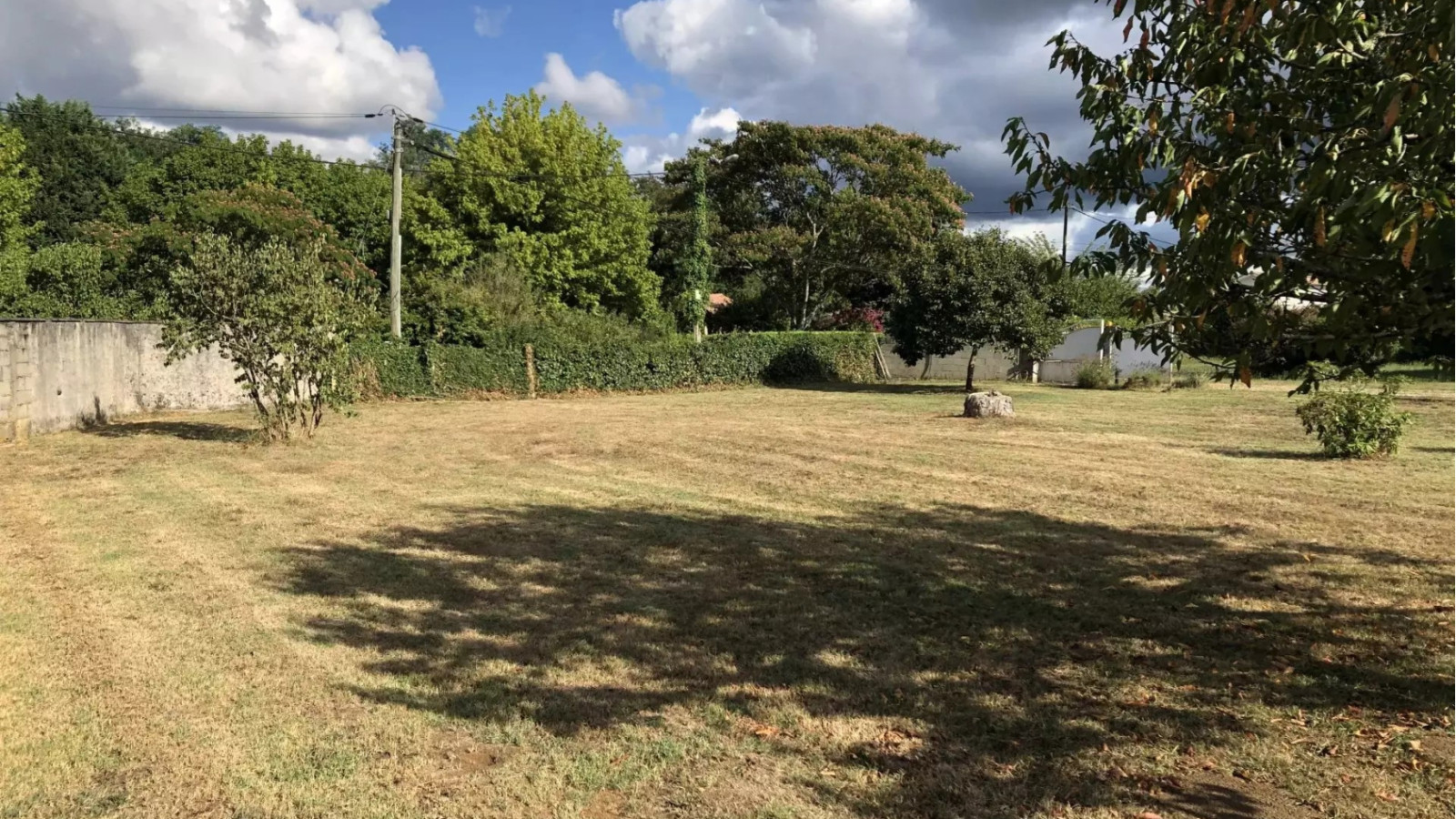 Terrain constructible de 800m2 à Saint-Selve