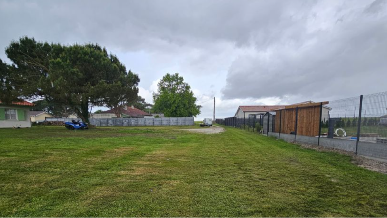 Terrain constructible de 547m2 à Arcins
