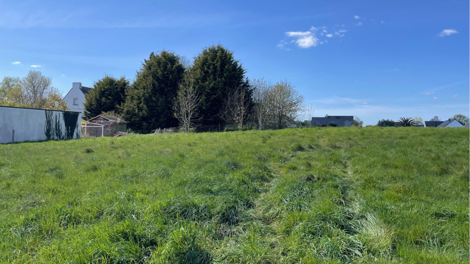 Terrain constructible de 414m2 à Merlevenez