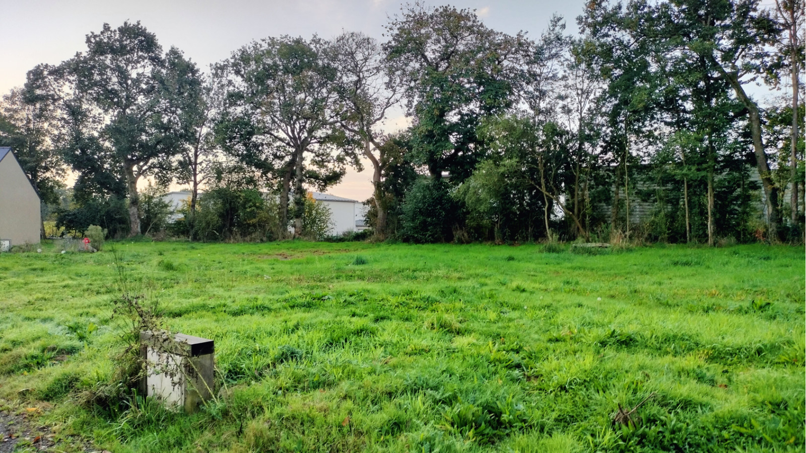 Terrain constructible de 375m2 à Cornillé