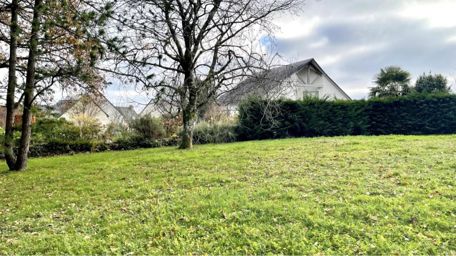 Terrain constructible de 325m2 à Moëlan-sur-Mer