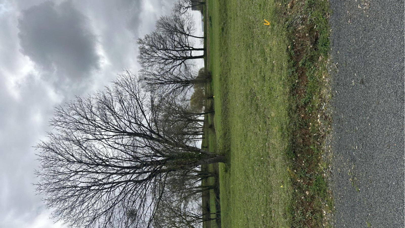 Terrain constructible de 491m2 à Huillé-Lézigné