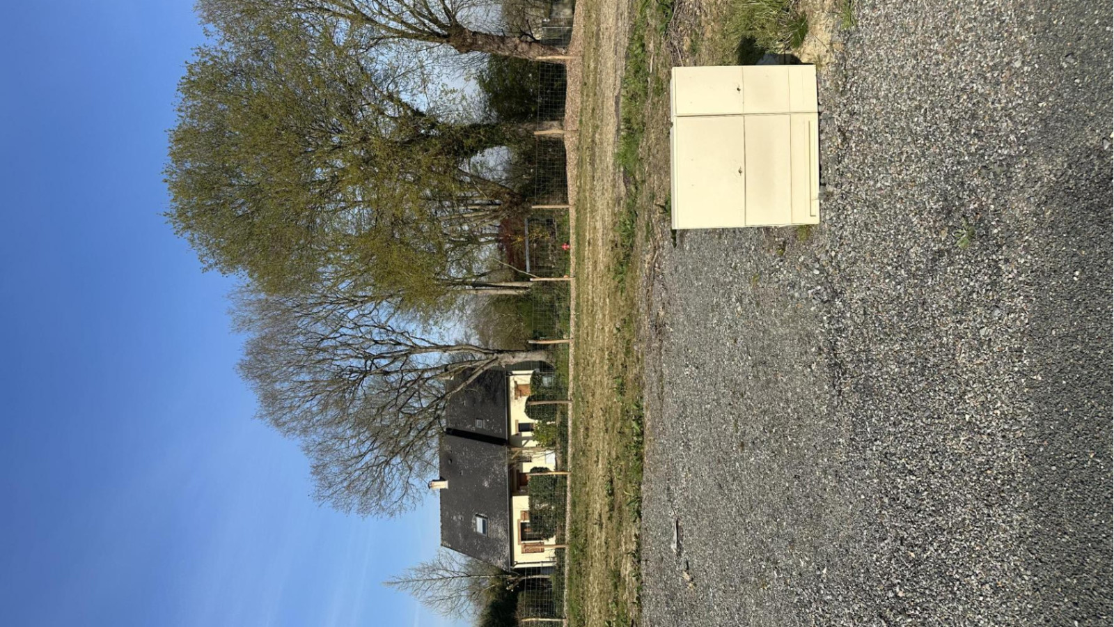 Terrain constructible de 547m2 à Jarzé Villages