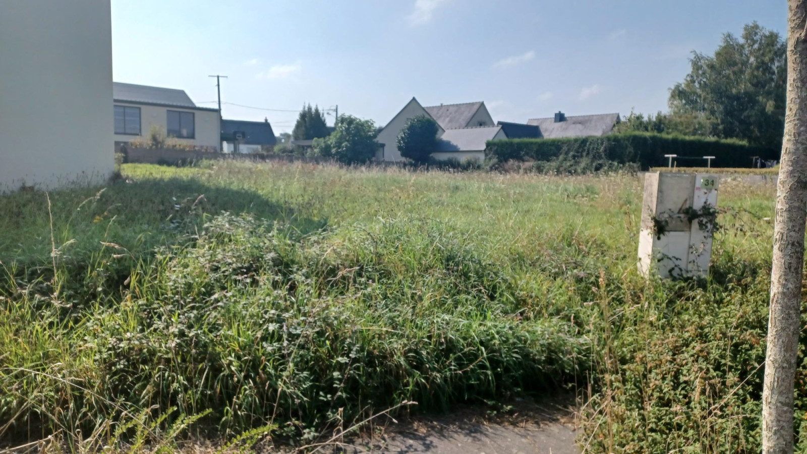 Terrain constructible de 360m2 à Longaulnay