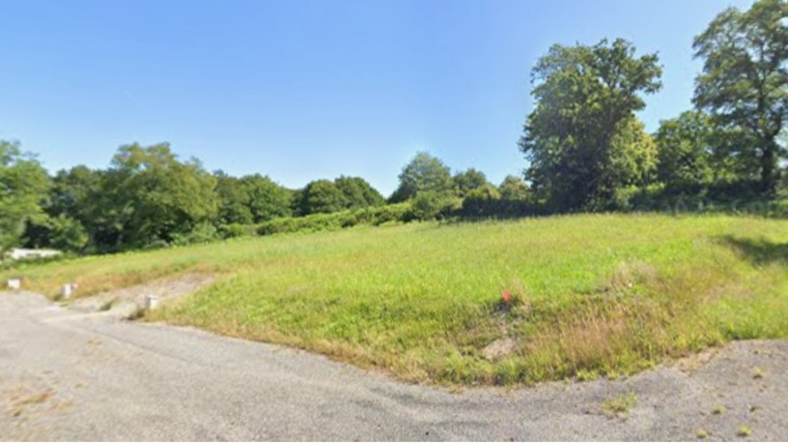 Terrain constructible de 349m2 à Plougoumelen