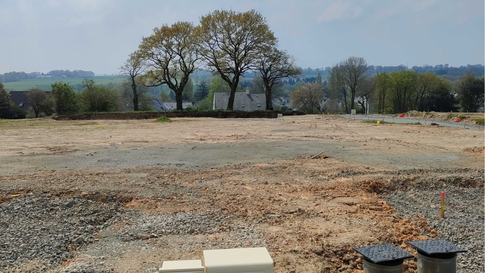 Terrain constructible de 290m2 à Montreuil-le-Gast