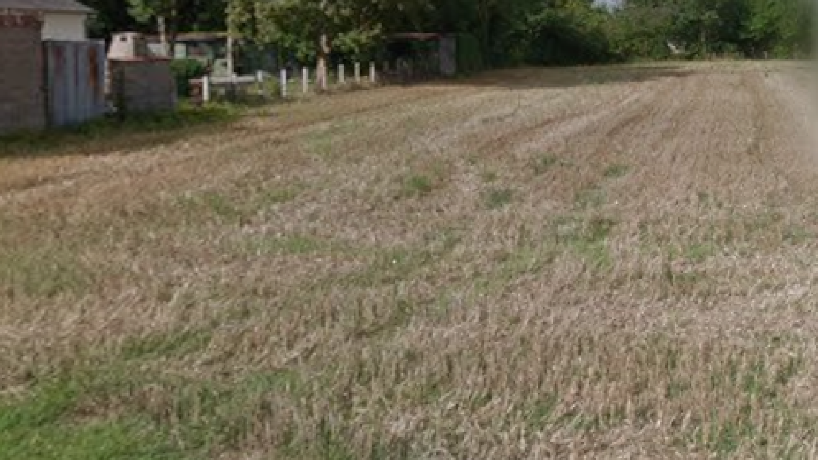 Terrain constructible de 1122m2 à Boulay-les-Barres