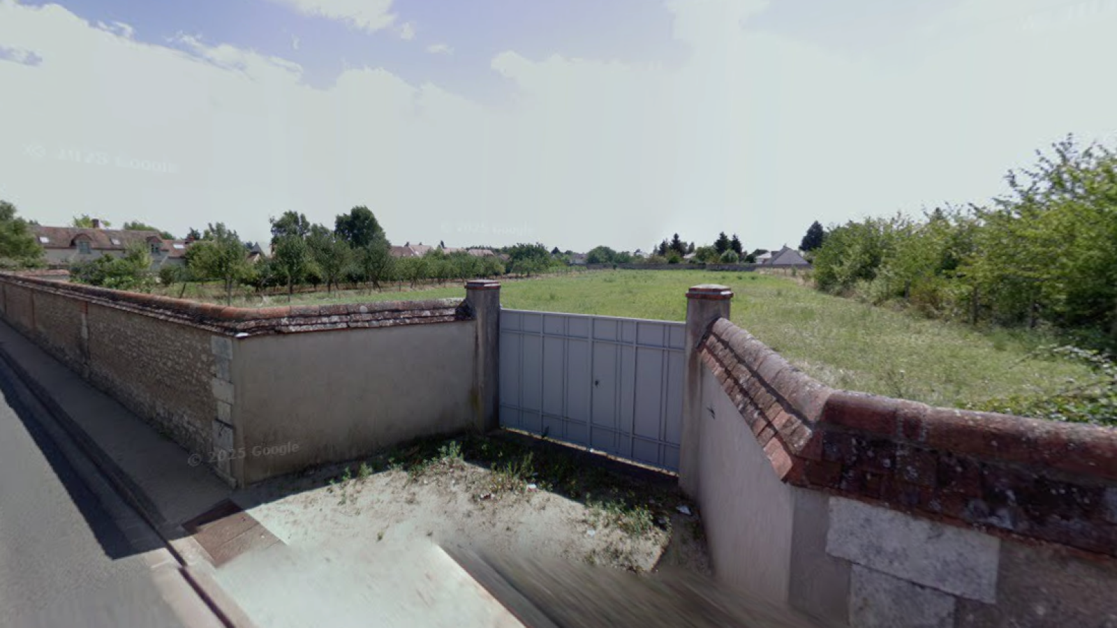 Terrain constructible de 705m2 à Olivet