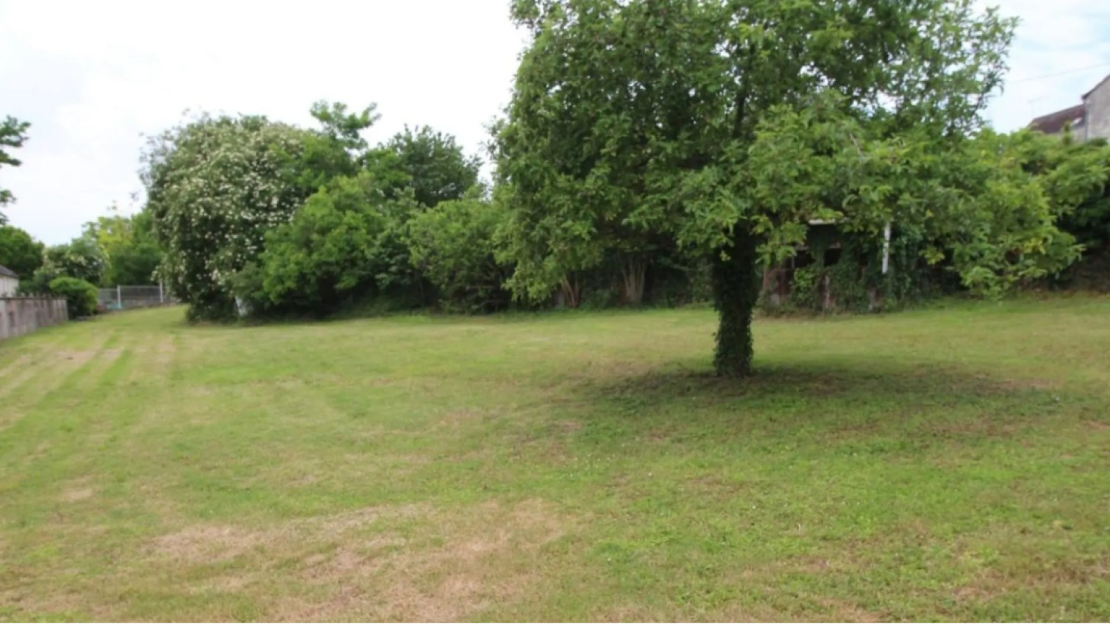 Terrain constructible de 1066m2 à Loches