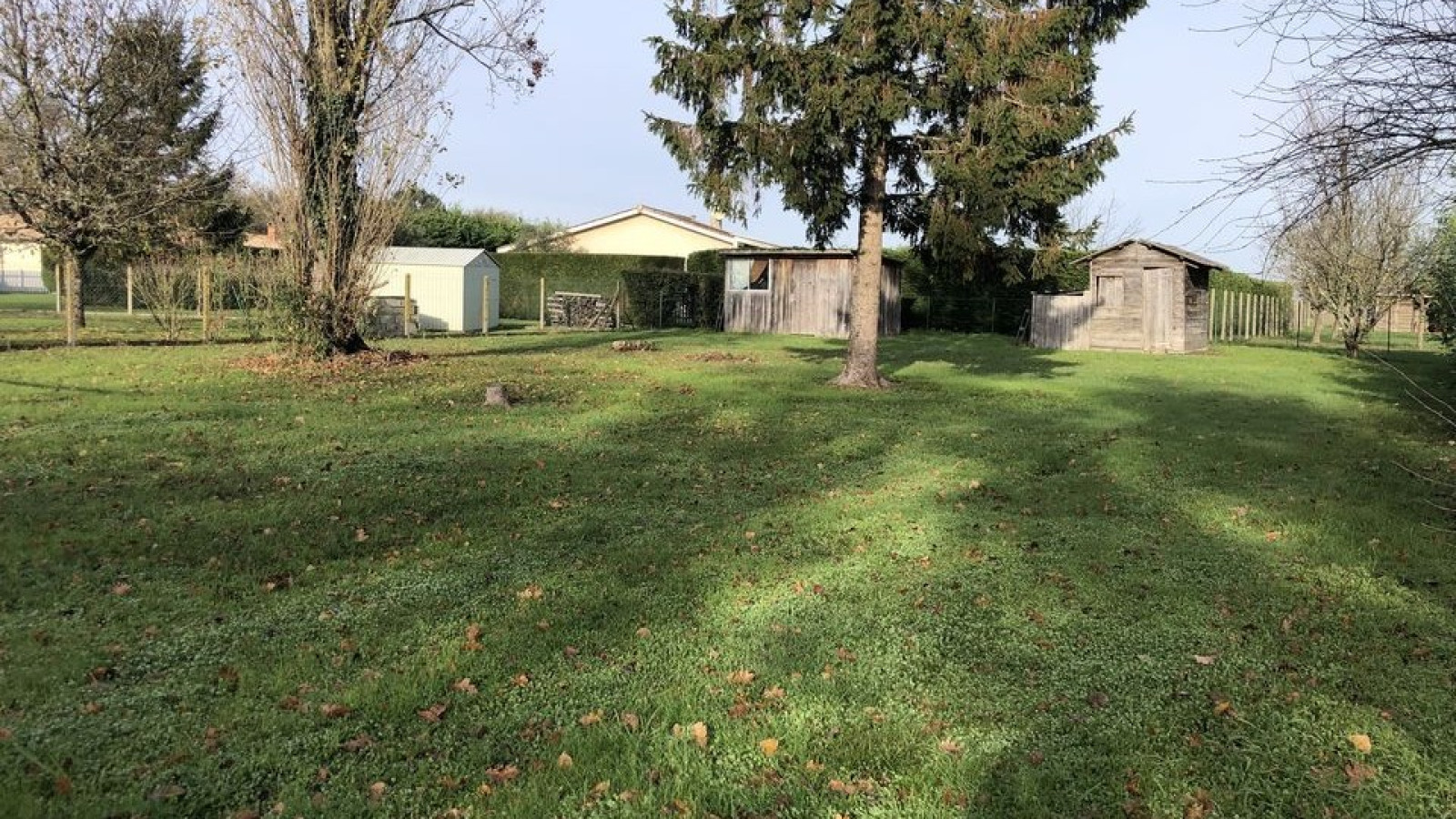 Terrain constructible de 400m2 à Cartelègue