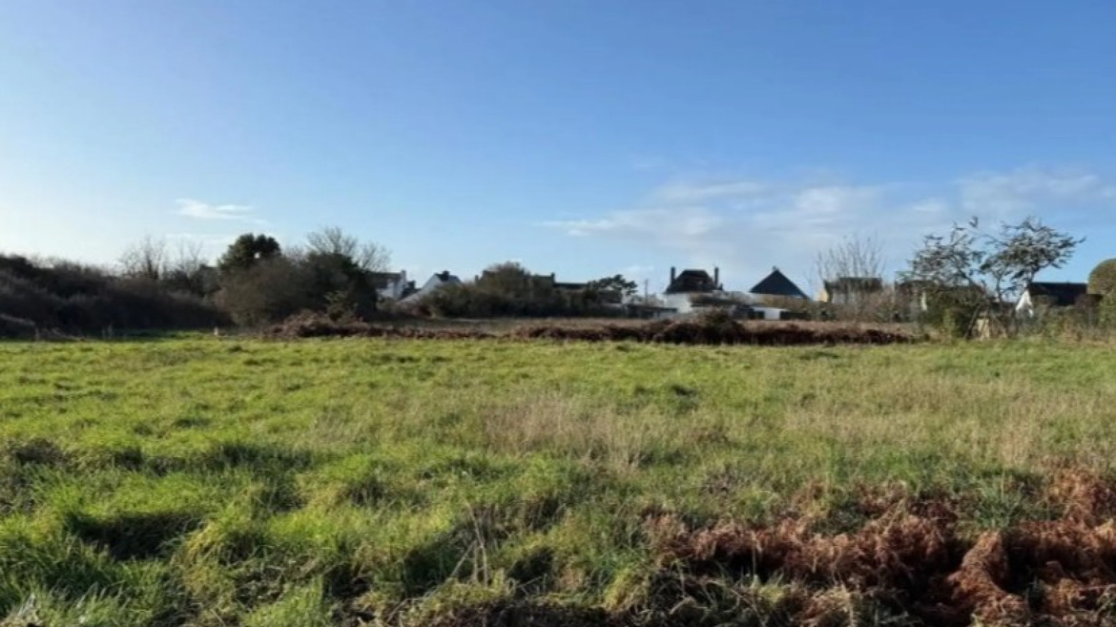 Terrain constructible de 525m2 à Étel