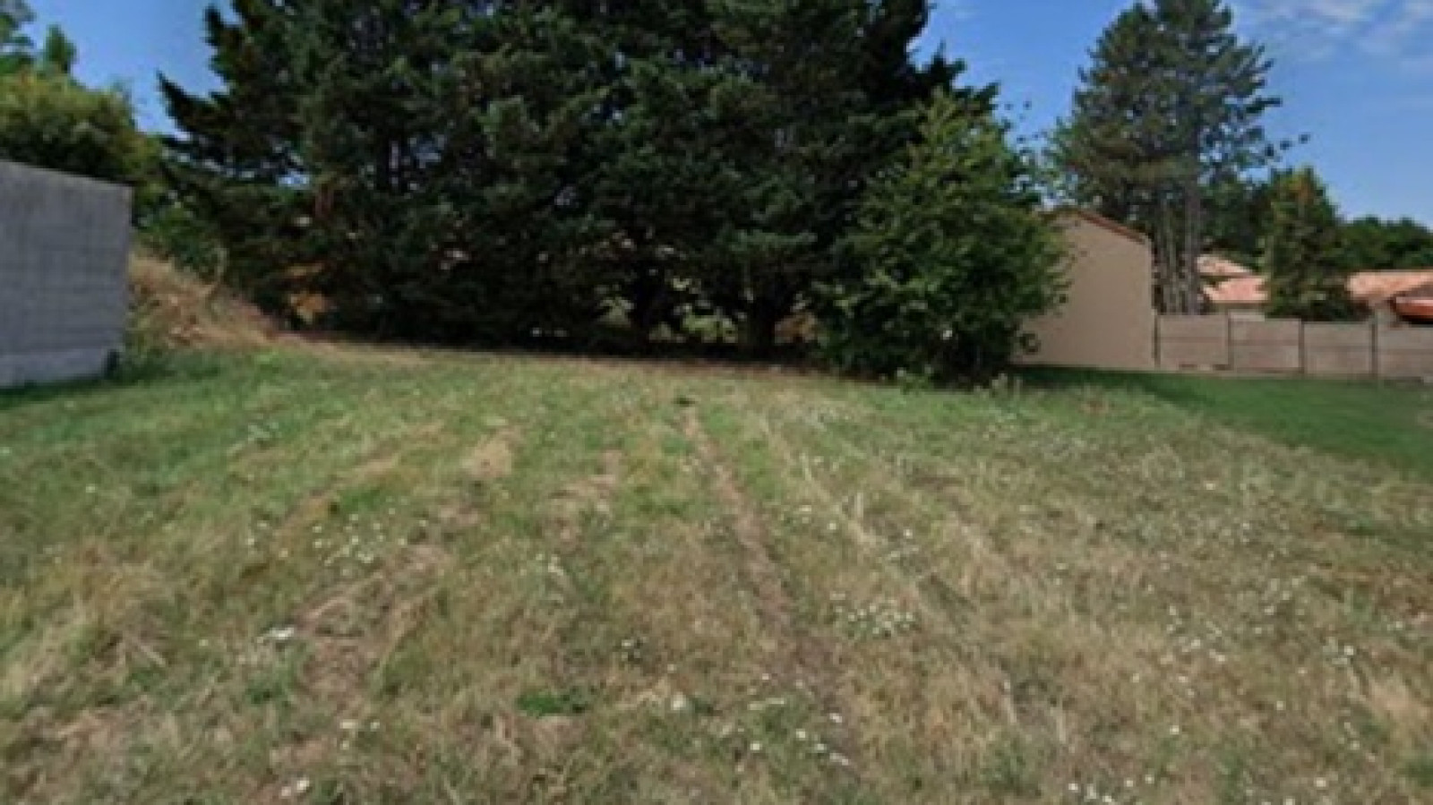 Terrain constructible de 550m2 à Saint-Benoît