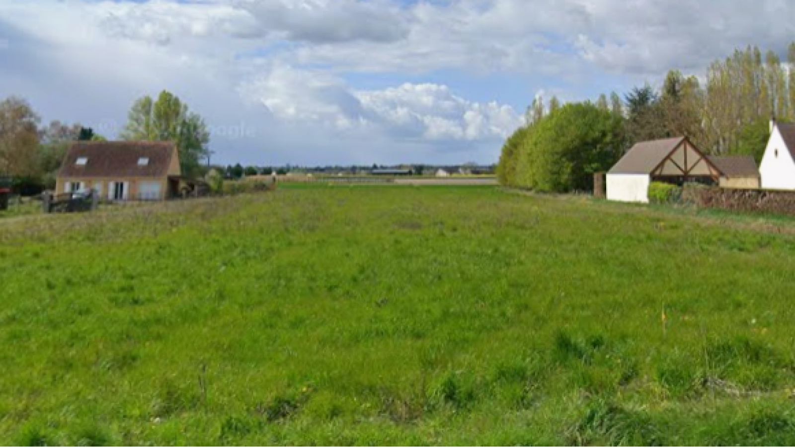 Terrain constructible de 3183m2 à Vennecy