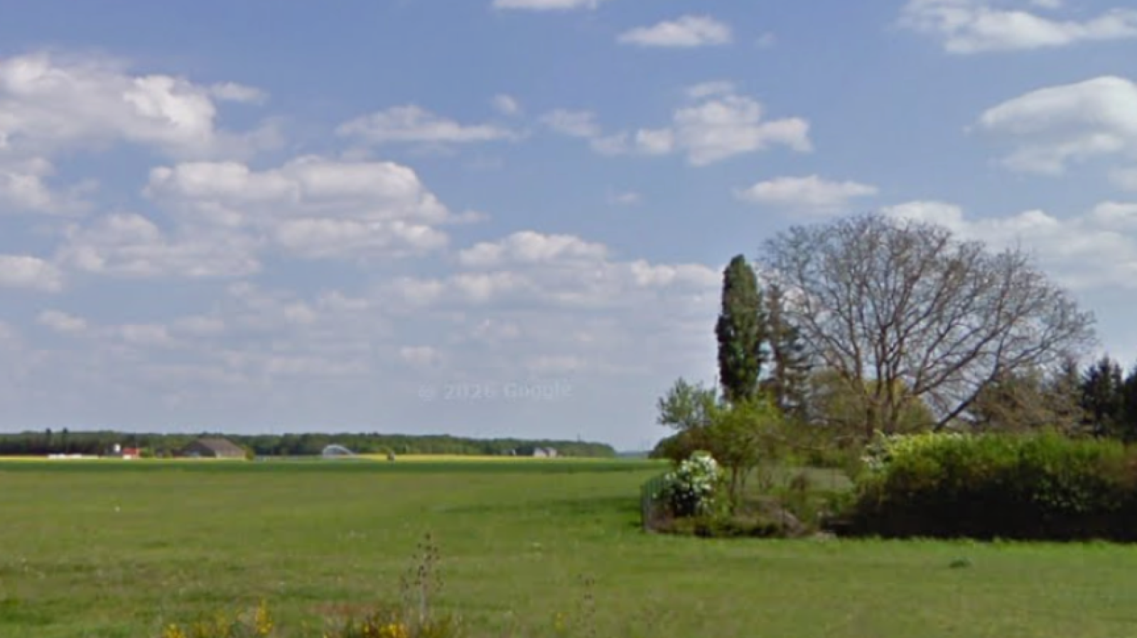 Terrain constructible de 825m2 à Huisseau-sur-Mauves