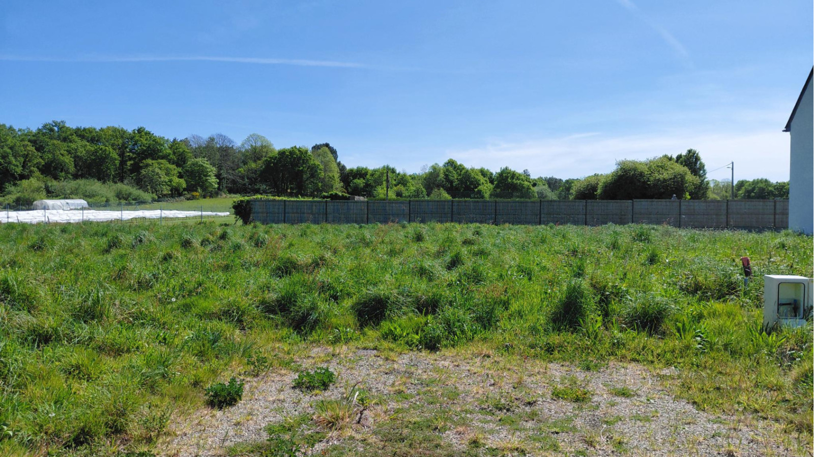 Terrain constructible de 370m2 à Sainte-Hélène