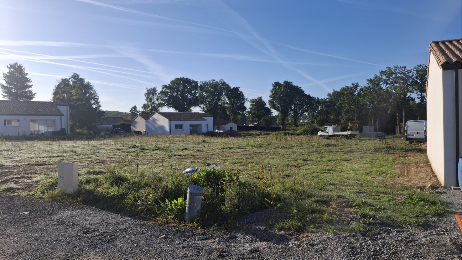 Terrain constructible de 432m2 à Saint-Hilaire-la-Forêt