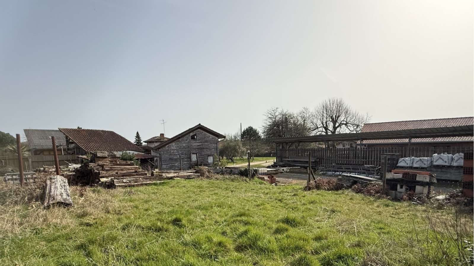 Terrain constructible de 518m2 à Saint-Selve