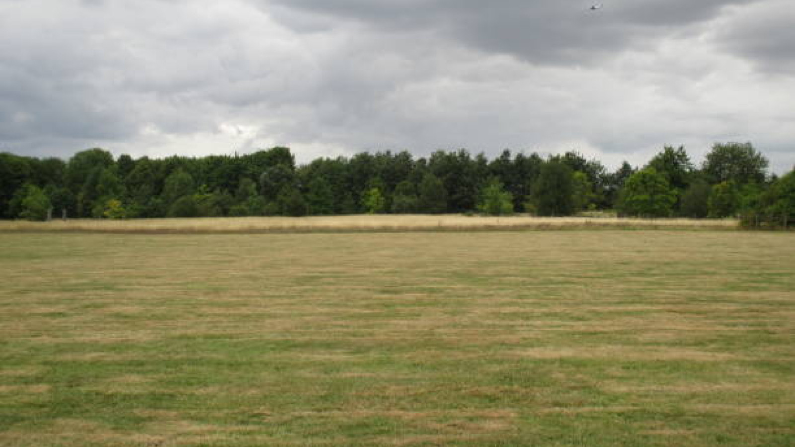 Terrain constructible de 772m2 à Mimbaste
