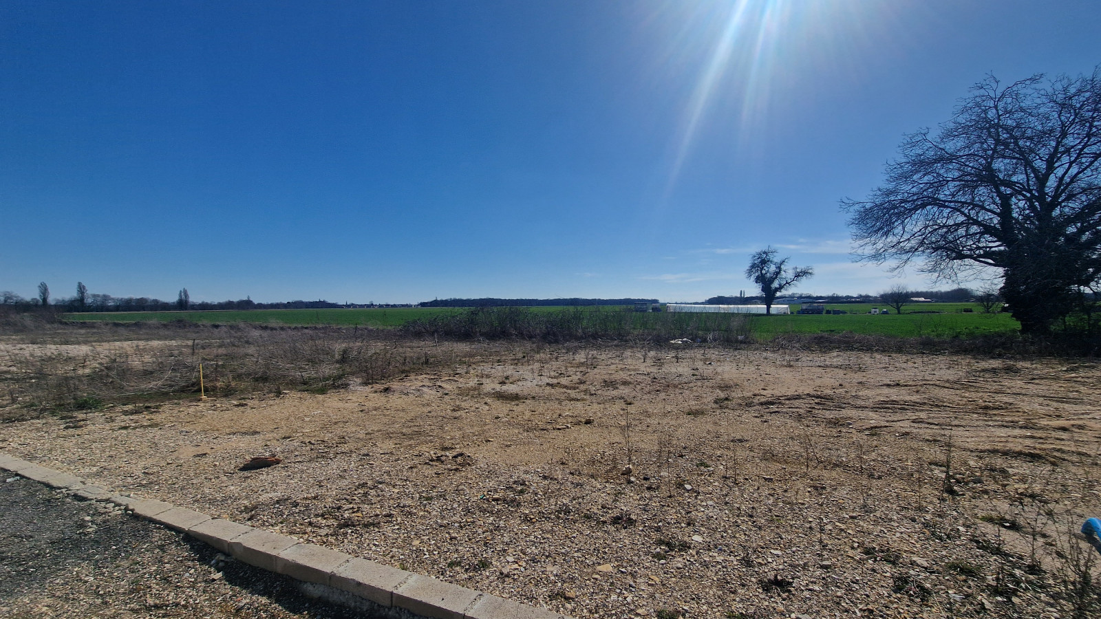 Terrain constructible de 521m2 à Arc-sur-Tille