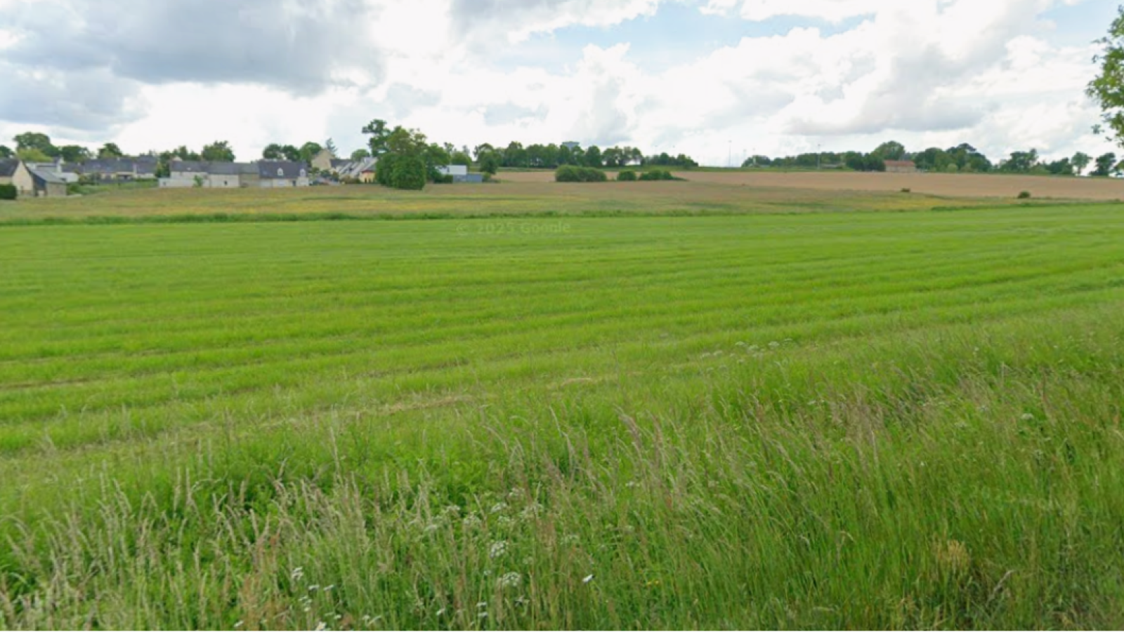 Terrain constructible de 384m2 à Poligné