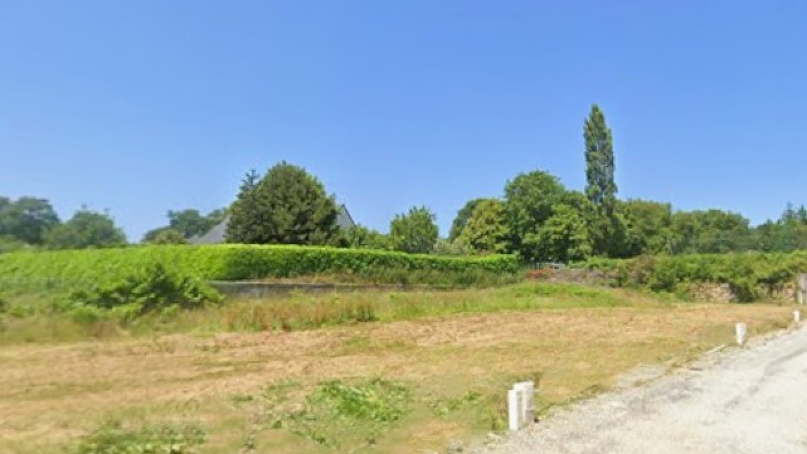 Terrain constructible de 468m2 à Bubry