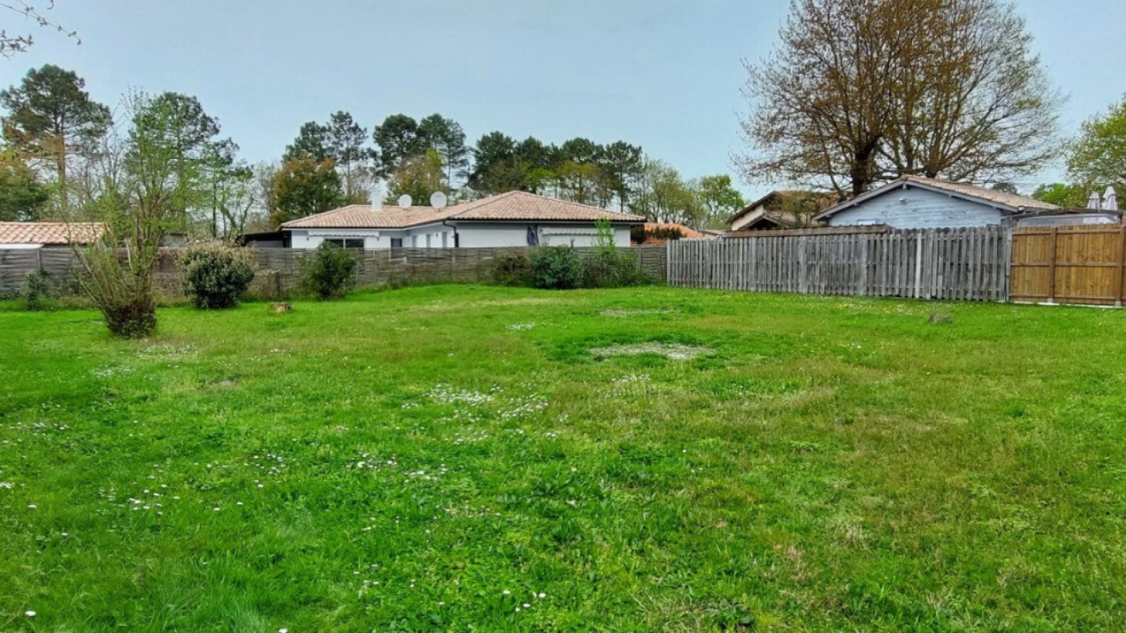 Terrain constructible de 788m2 à Le Teich