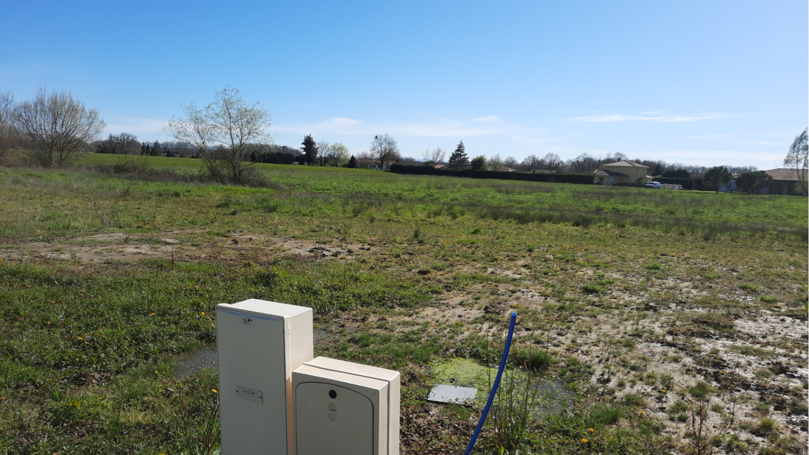 Terrain constructible de 854m2 à Saugnac-et-Cambran