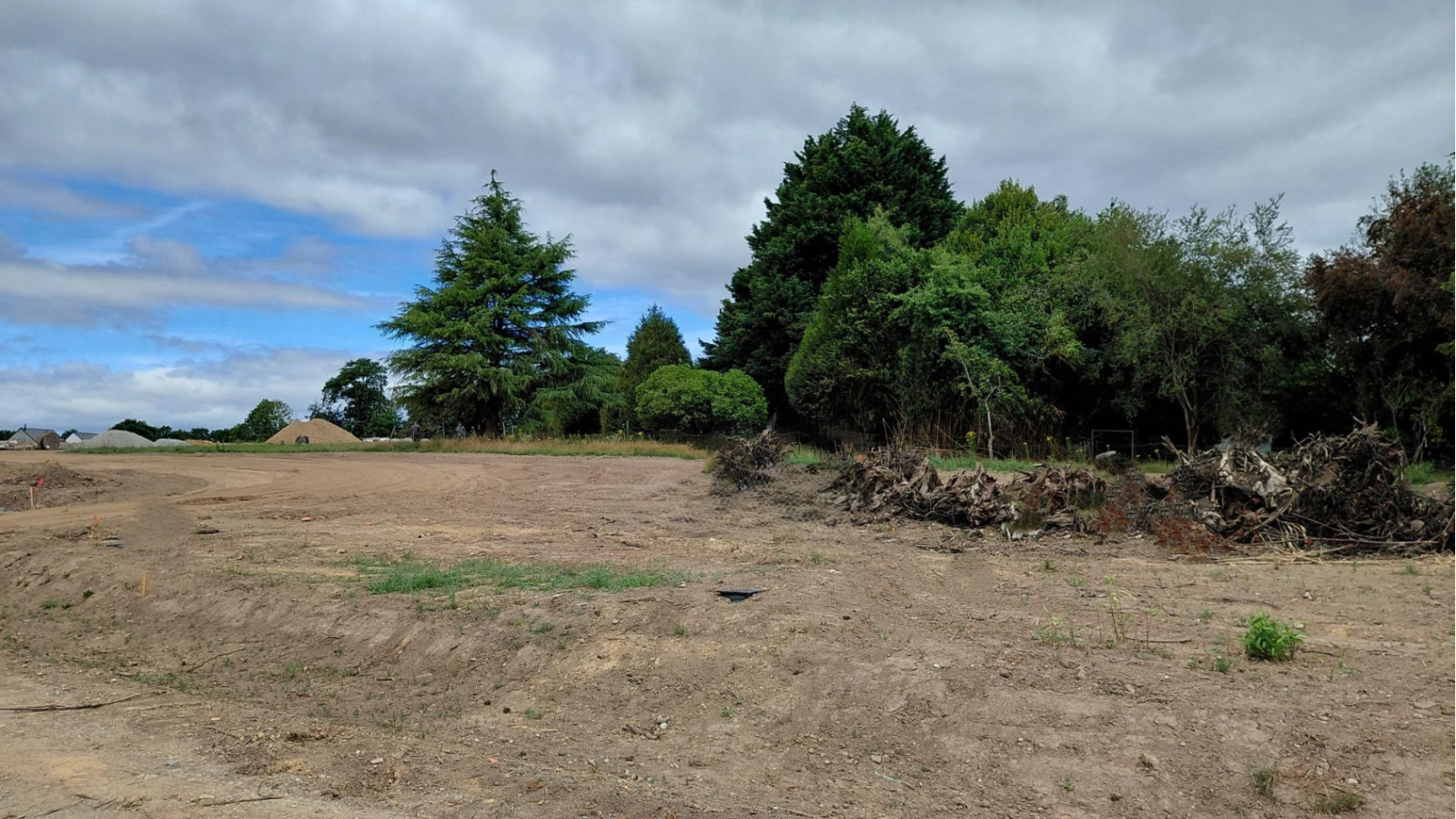 Terrain constructible de 358m2 à Pont-Scorff