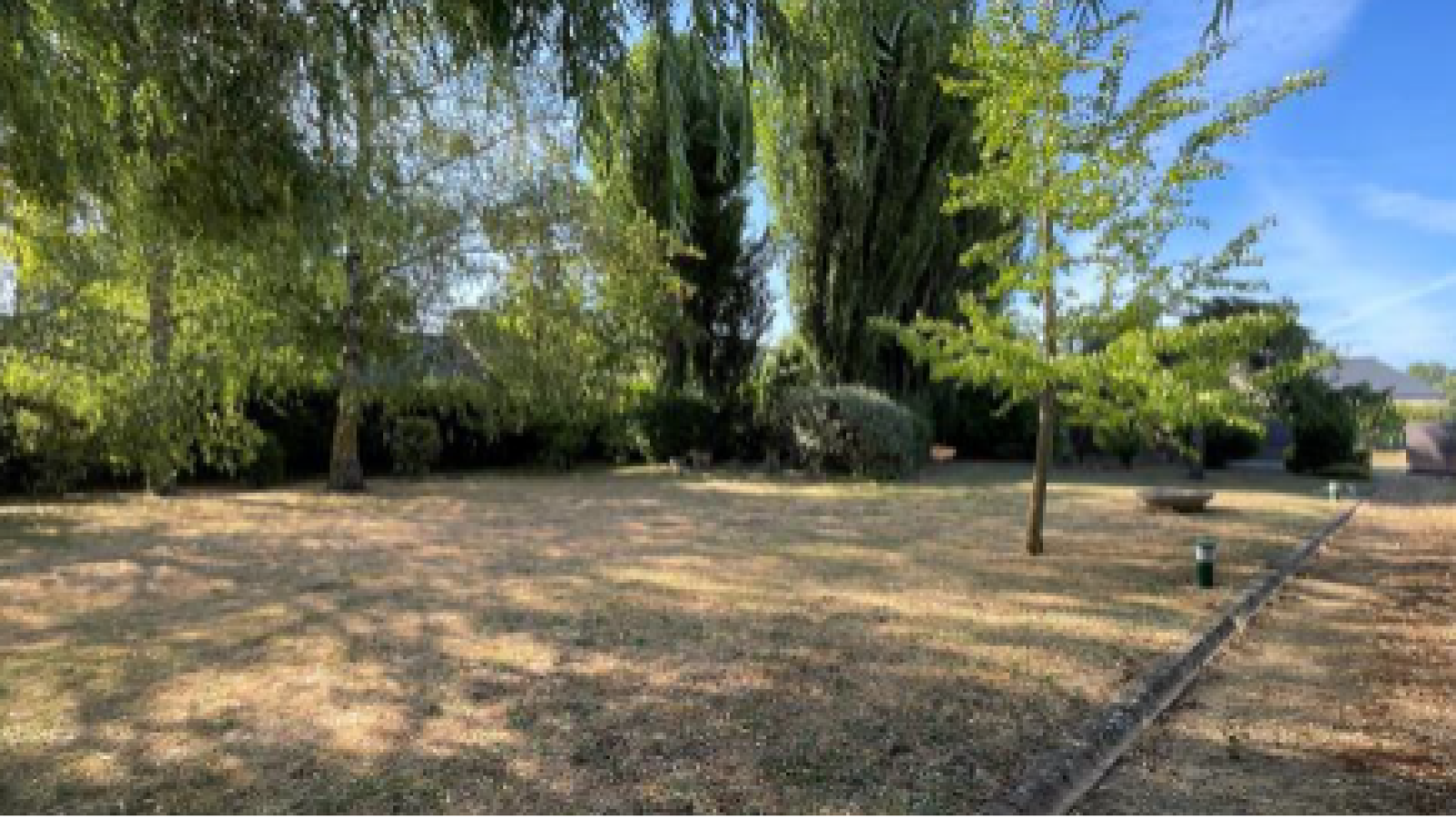 Terrain constructible de 907m2 à Doué-en-Anjou
