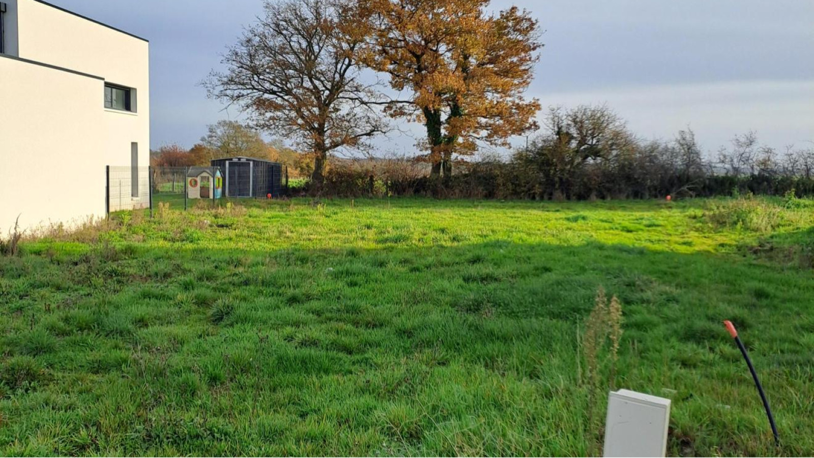 Terrain constructible de 499m2 à Sarrigné