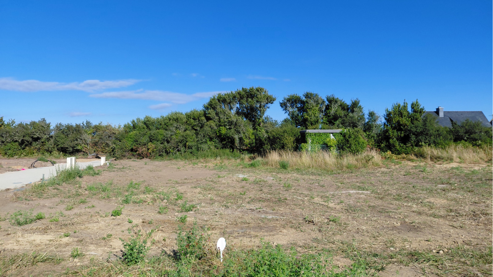 Terrain constructible de 260m2 à Étel