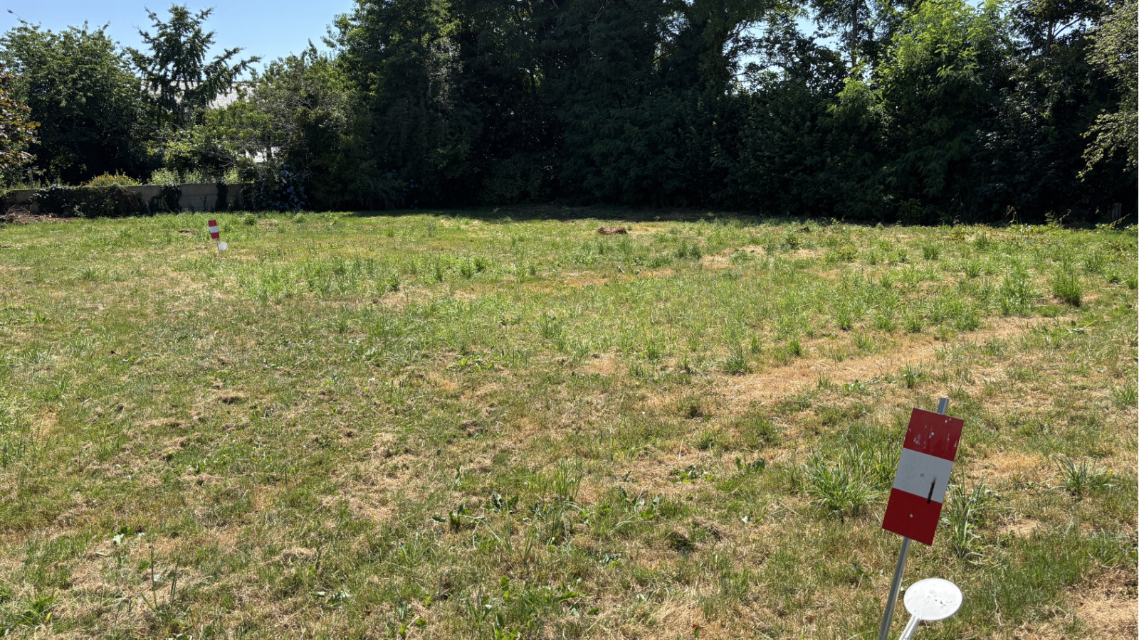 Terrain constructible de 716m2 à Locqueltas