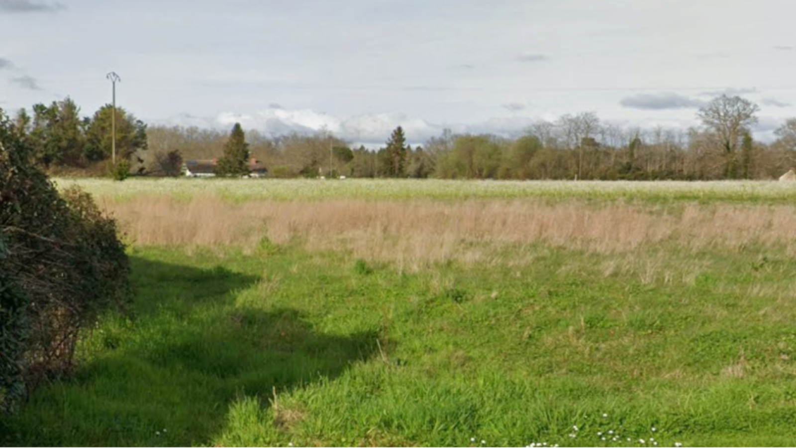 Terrain constructible de 566m2 à Saubrigues