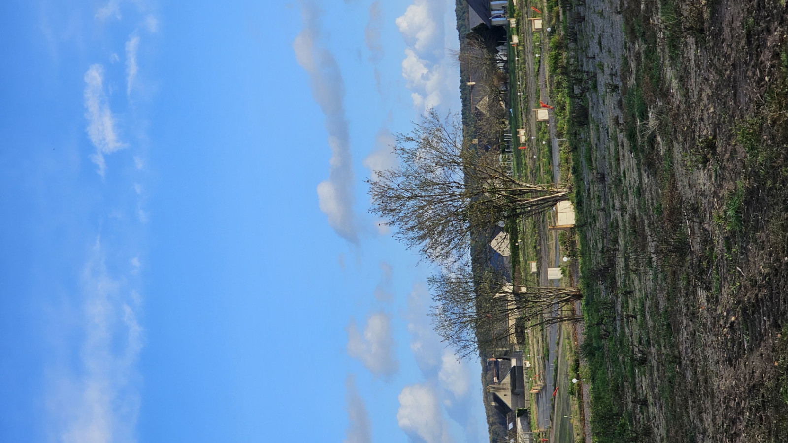 Terrain constructible de 440m2 à Vernantes